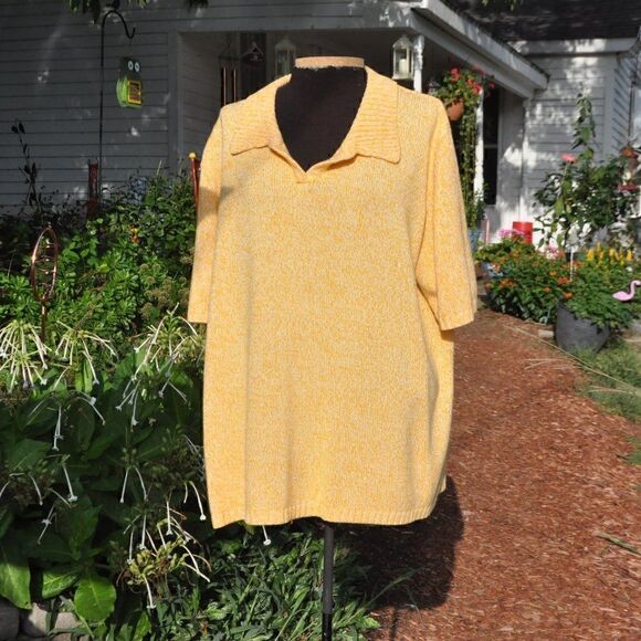 Vilona Moda Sweaters - 2/$10 Vilona Moda Yellow Short Sleeved Sweater